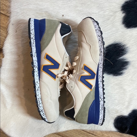 New Balance Other - New Balance 515 sneakers in a beige and blue colorway